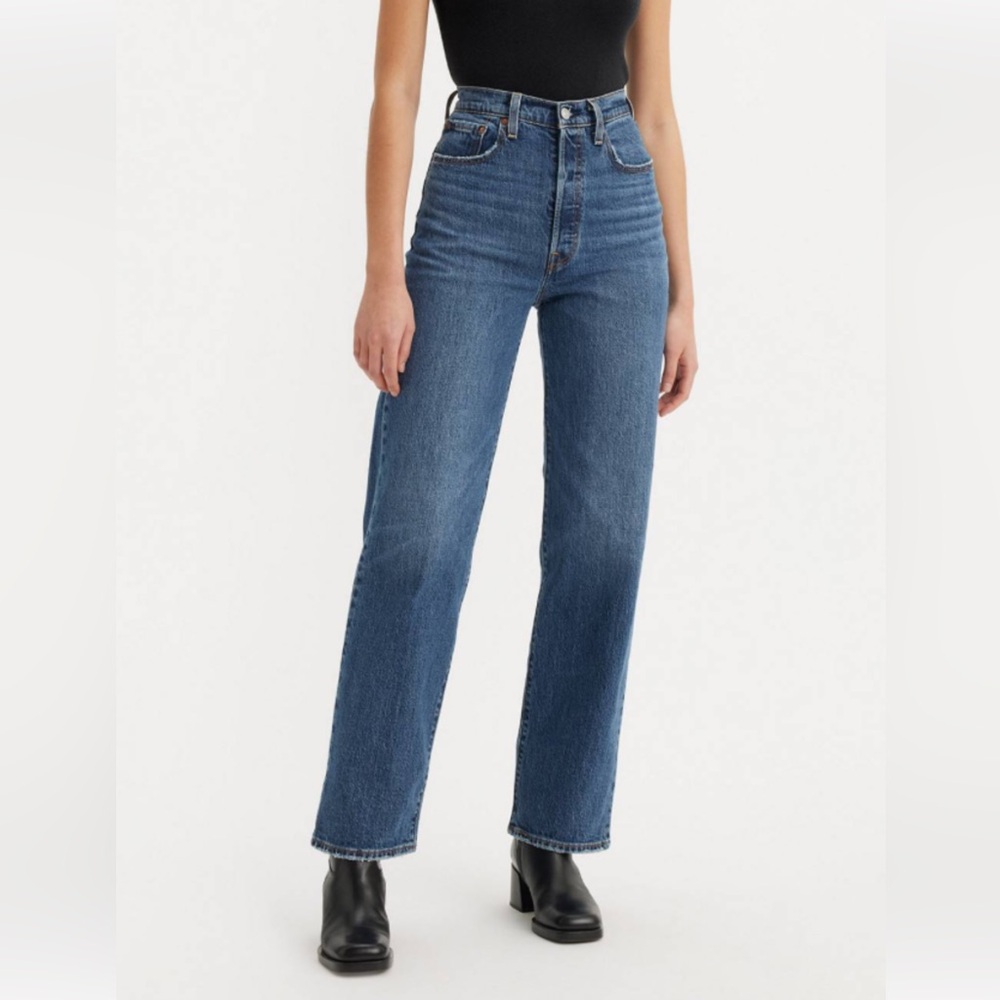 Levi’s Ribcage Straight Leg Jean